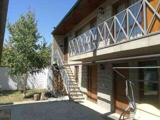 Хостелы HouseHold Тбилиси Семейный номер-студио-9