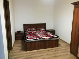 Хостелы HouseHold Тбилиси Семейный номер-студио-5